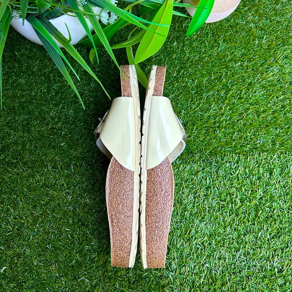Birkenstock Cream Single-Buckle Slide Sandals - Picture 8 of 16